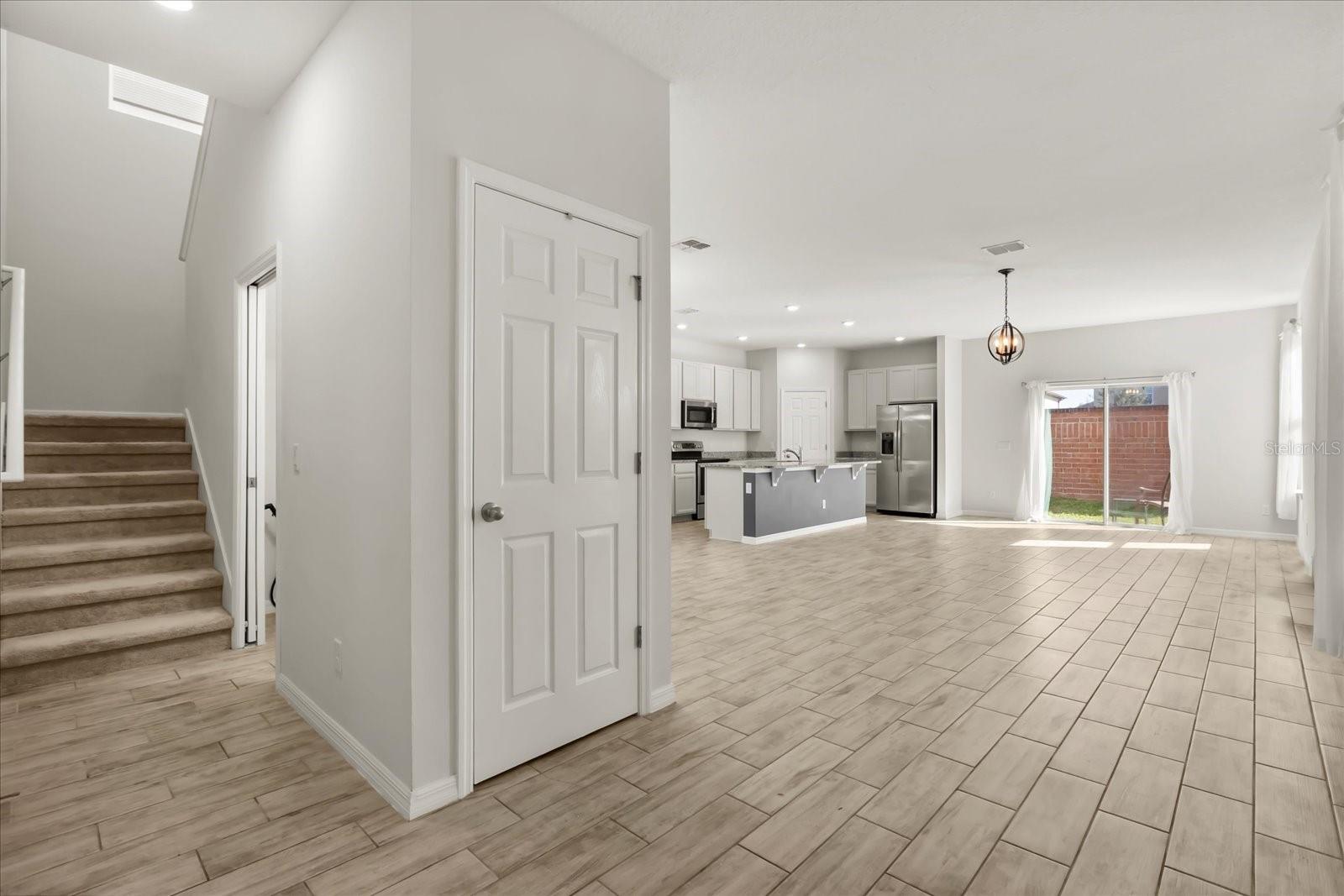 Image 4 of 40 For 170 Aberdeen Street