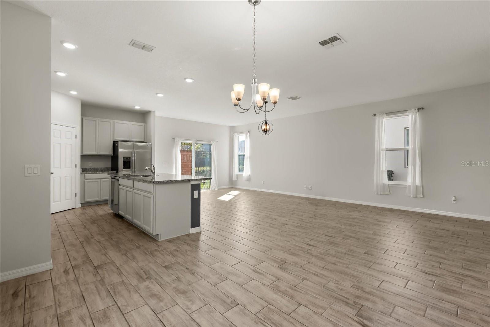 Image 7 of 40 For 170 Aberdeen Street