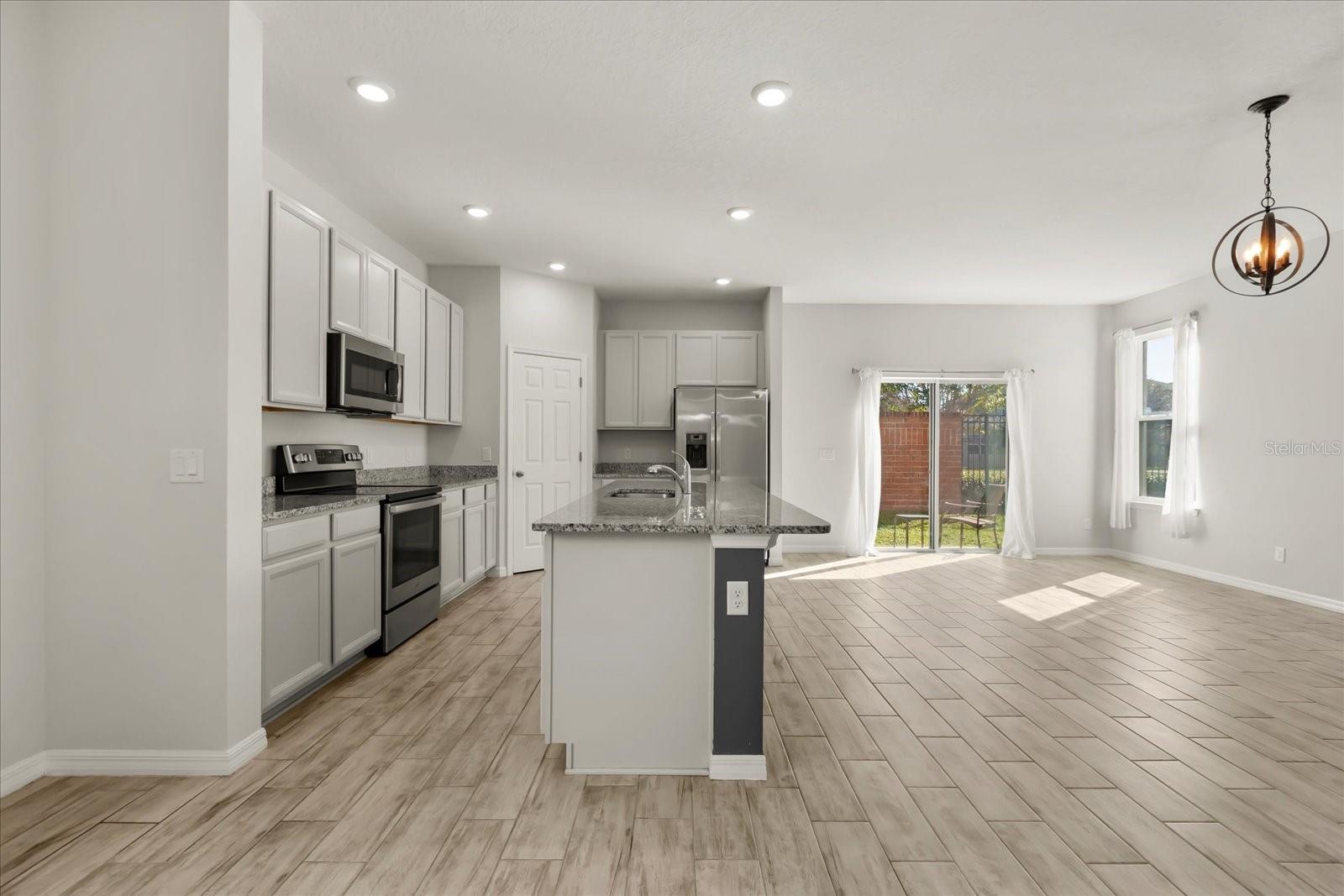 Image 8 of 40 For 170 Aberdeen Street