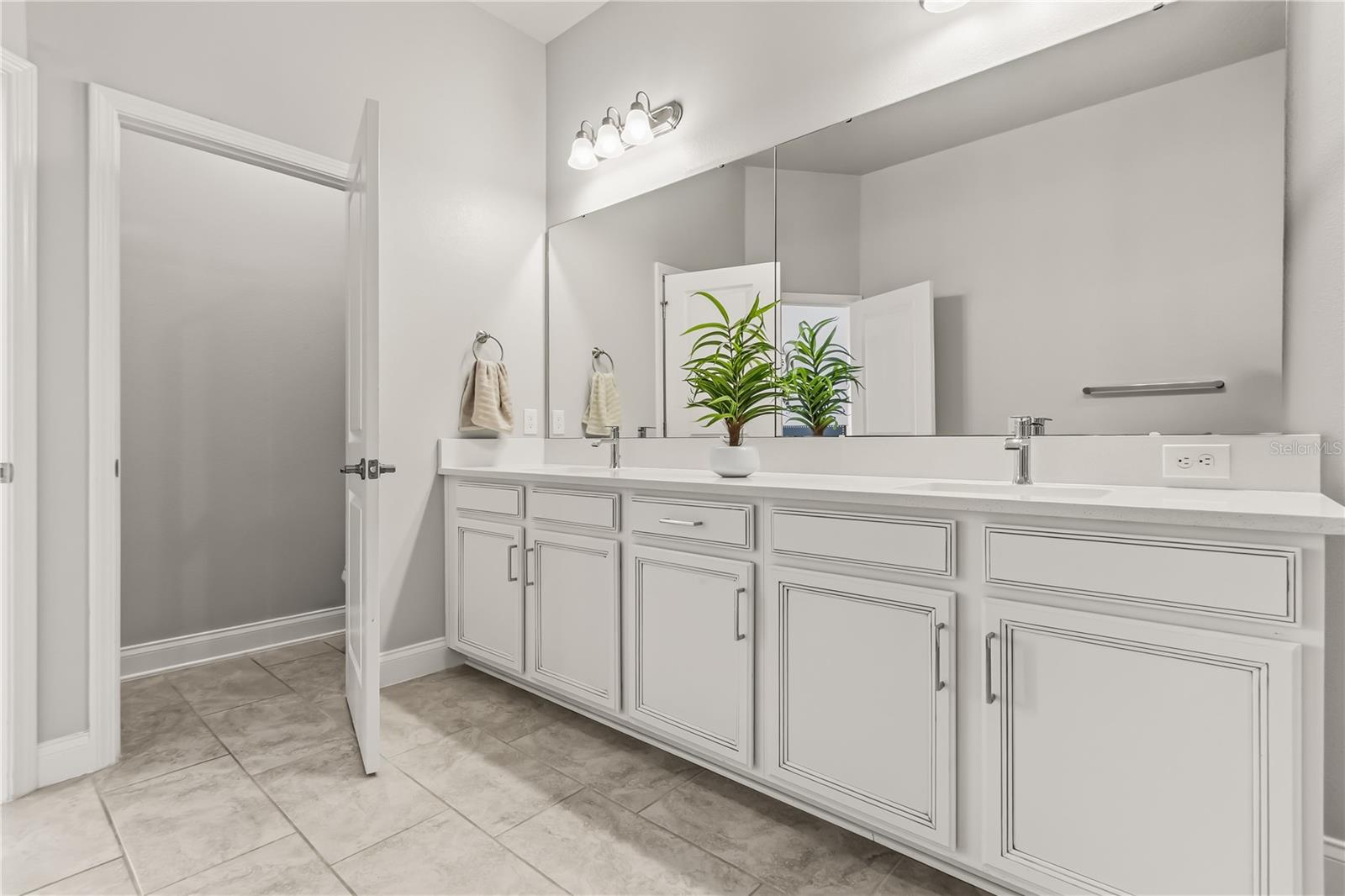 Image 19 of 34 For 919 Wild Date Lane