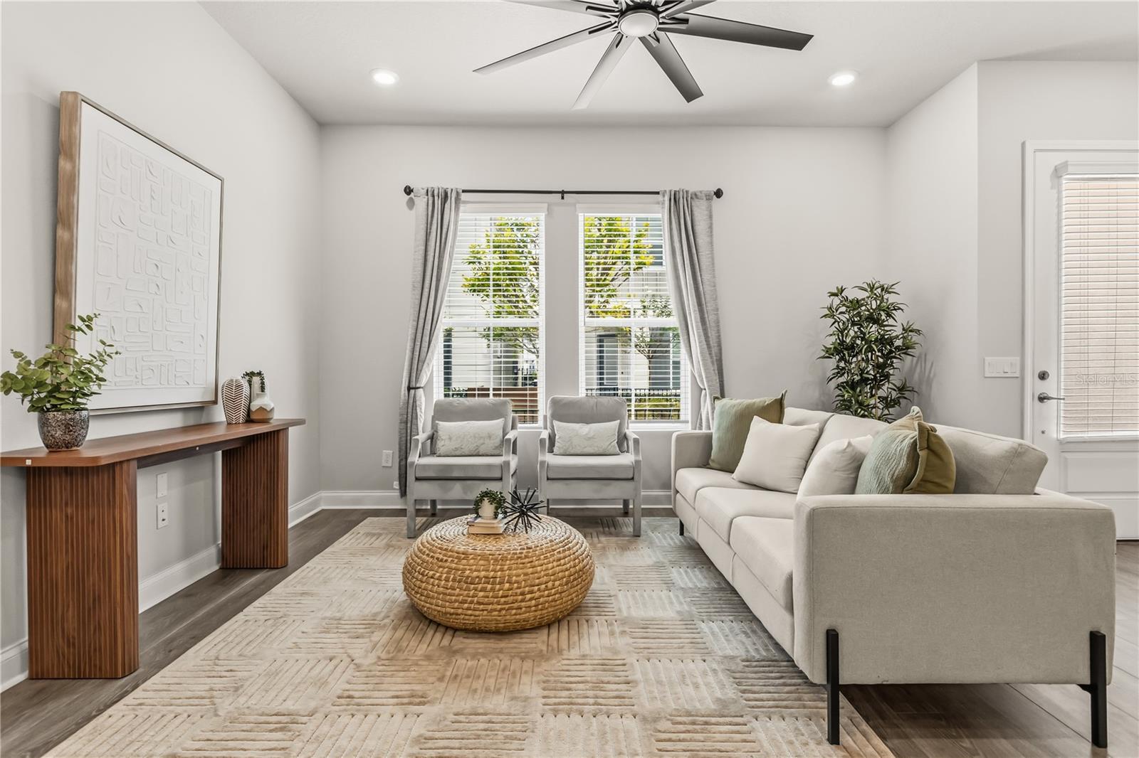 Image 4 of 34 For 919 Wild Date Lane