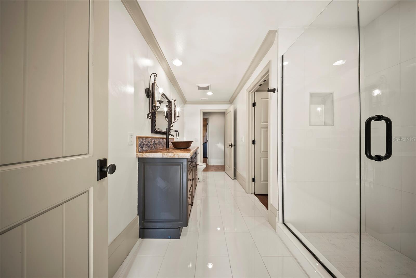 Image 69 of 100 For 5558 Brookline Drive