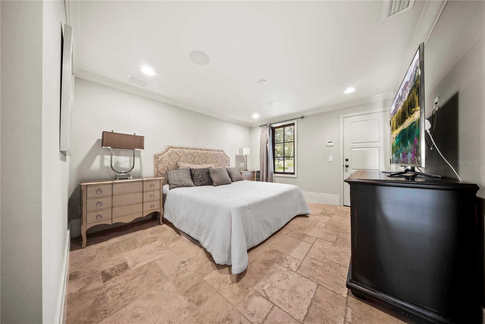 Image 73 of 100 For 5558 Brookline Drive