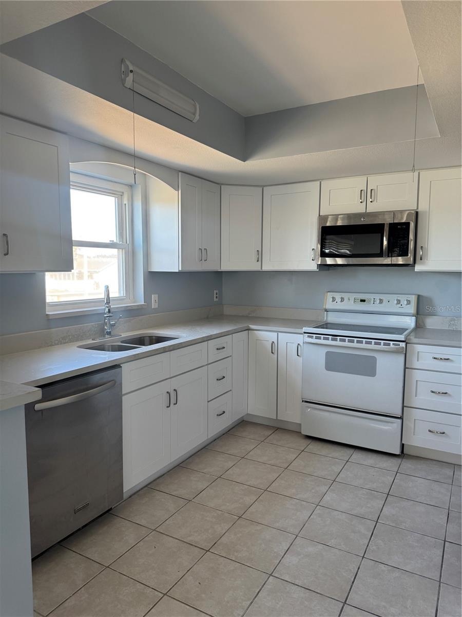 Image 4 of 26 For 12300 Park Boulevard 224