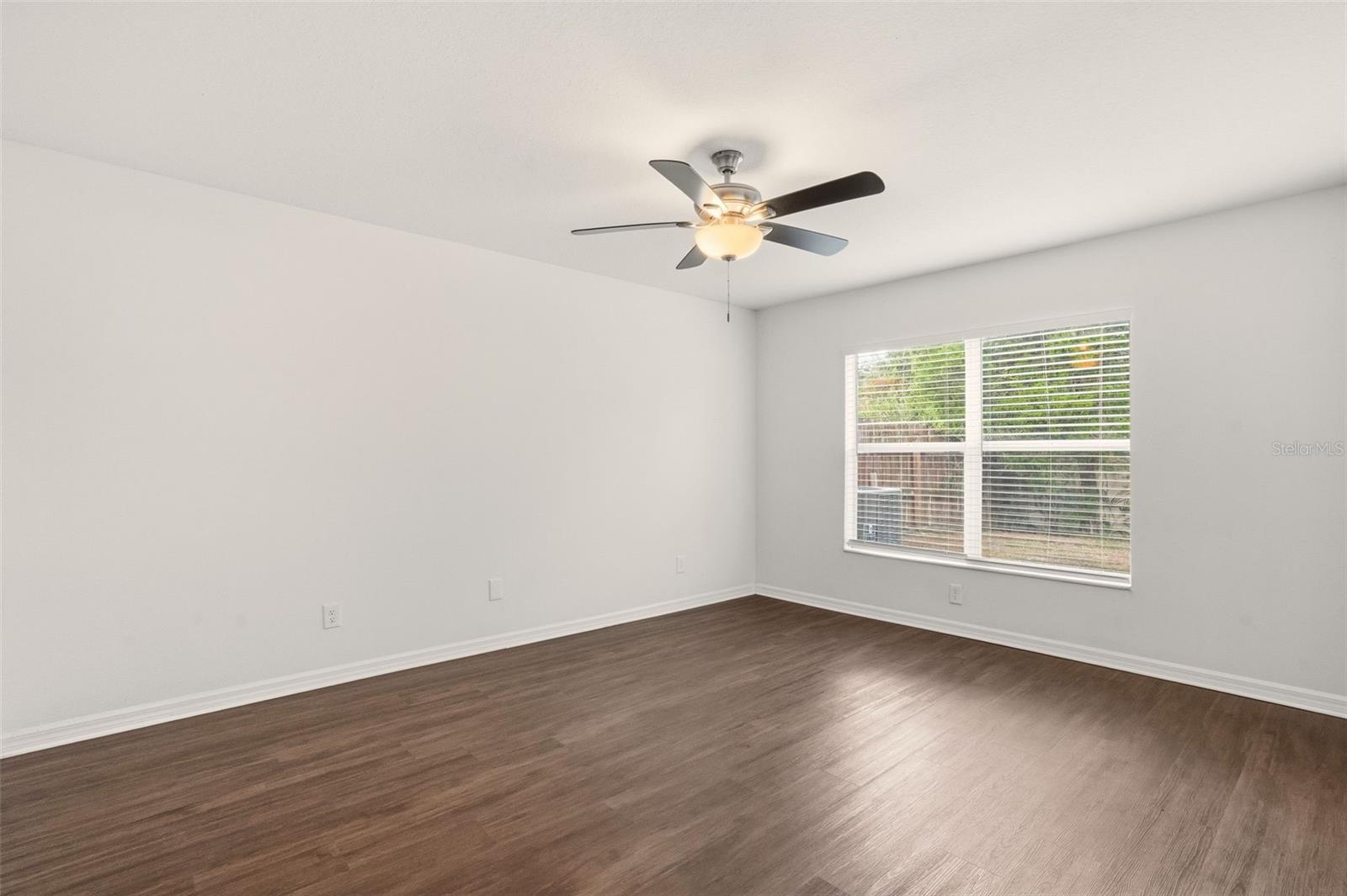 Image 13 of 26 For 927 Windton Oak Drive