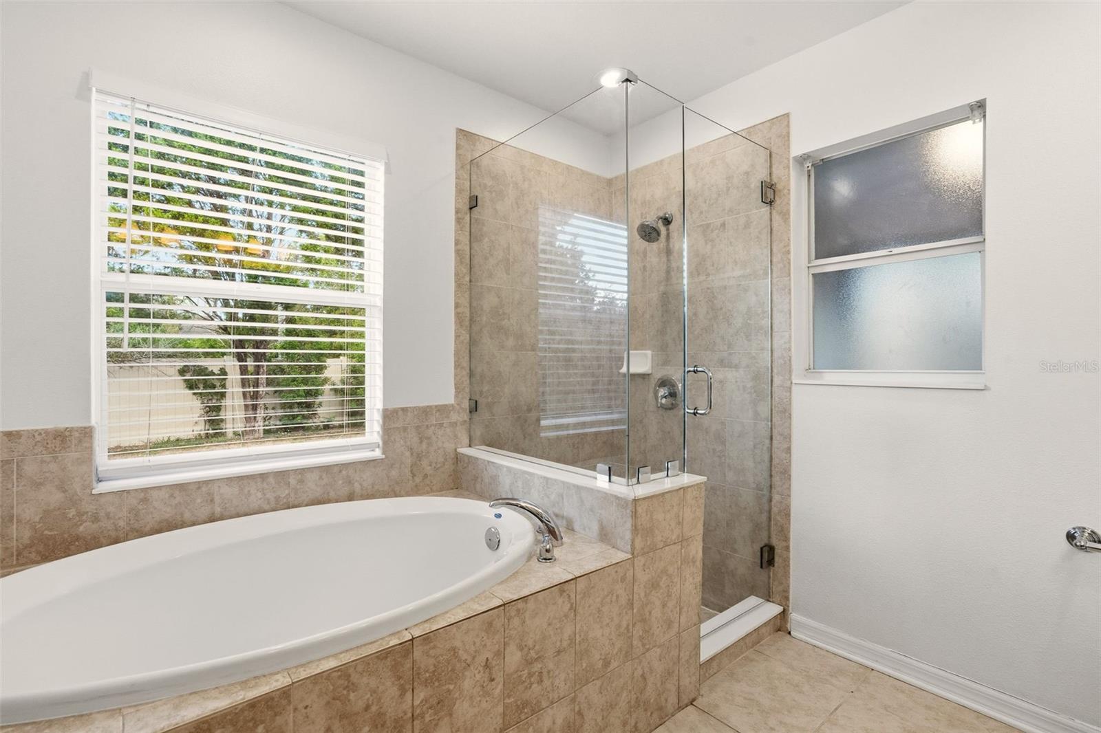 Image 17 of 26 For 927 Windton Oak Drive