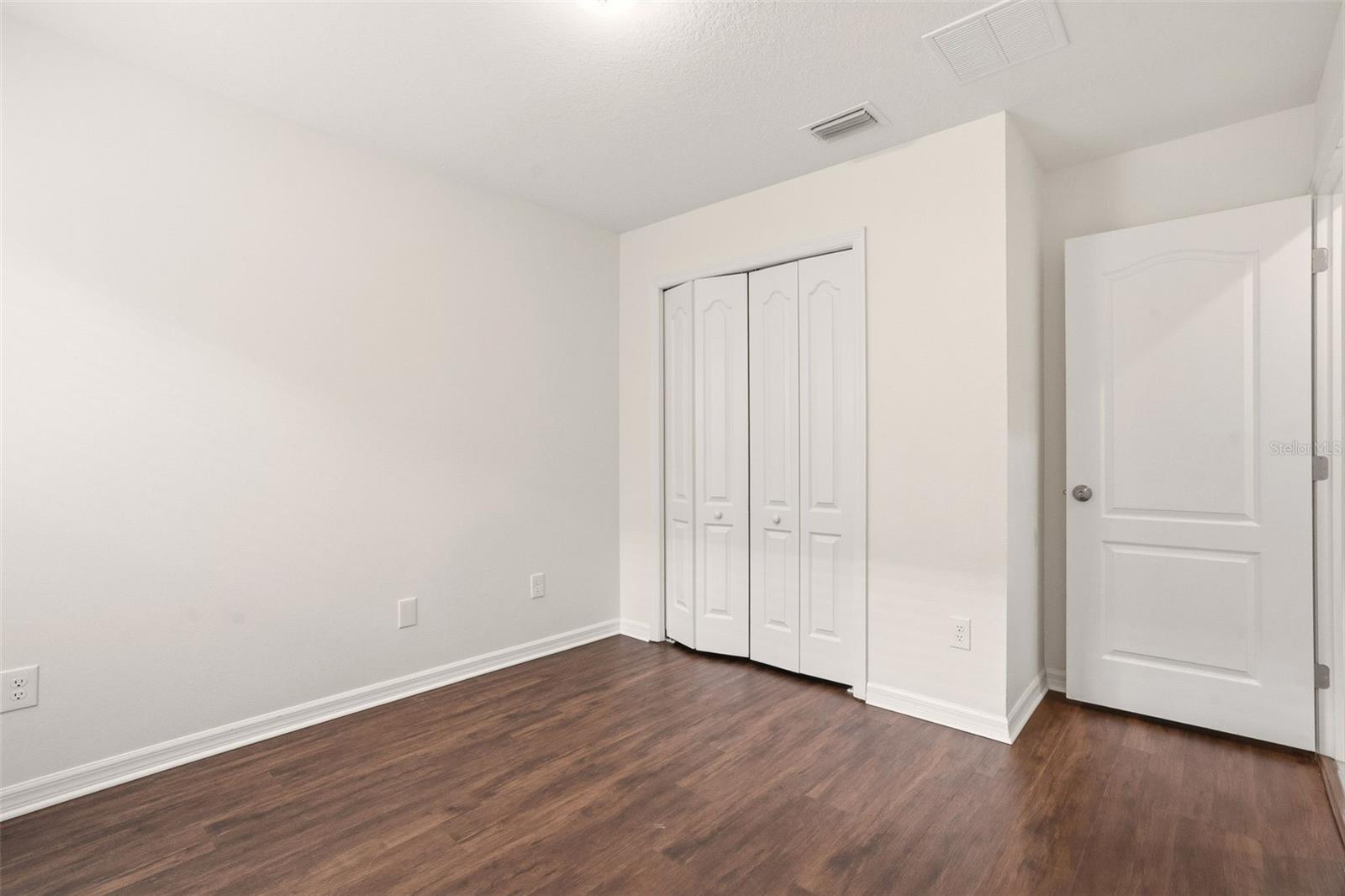 Image 20 of 26 For 927 Windton Oak Drive