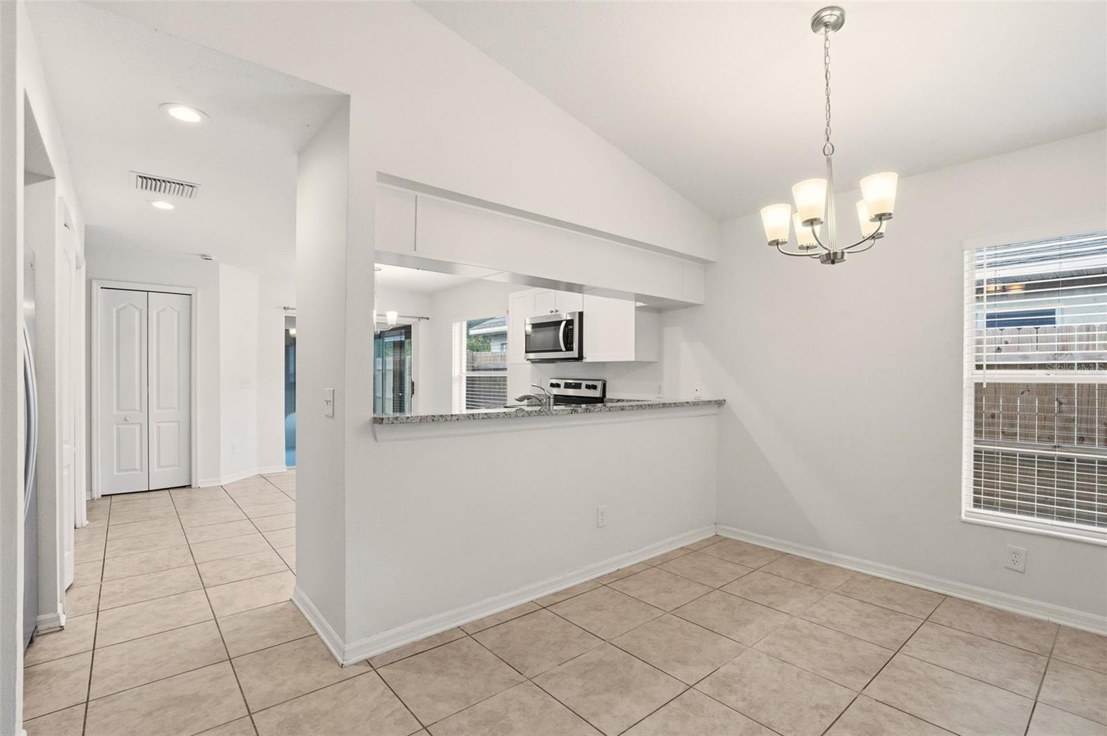 Image 8 of 26 For 927 Windton Oak Drive