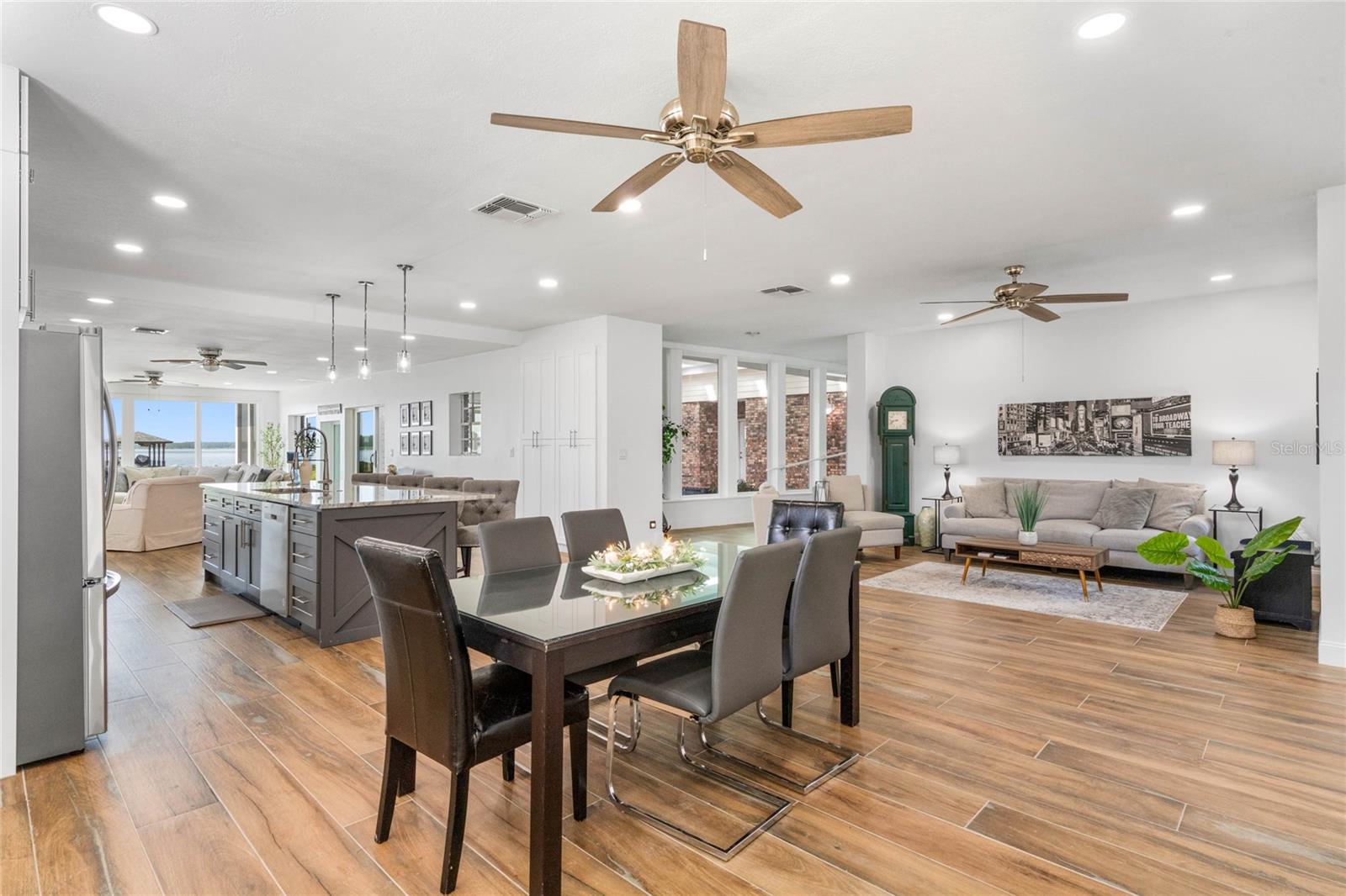 Image 11 of 99 For 13830 Lake Mary Jane Road