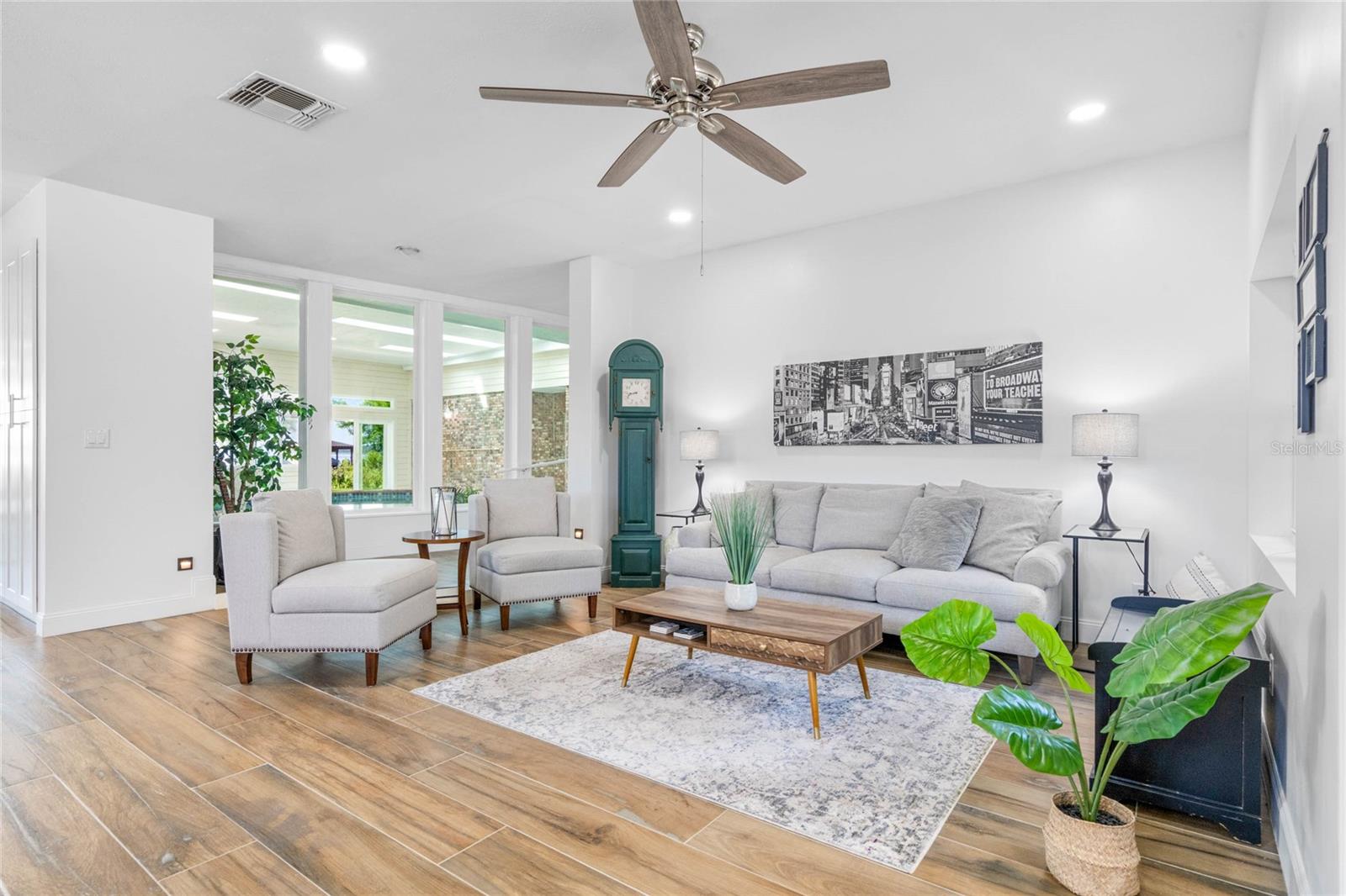 Image 14 of 99 For 13830 Lake Mary Jane Road