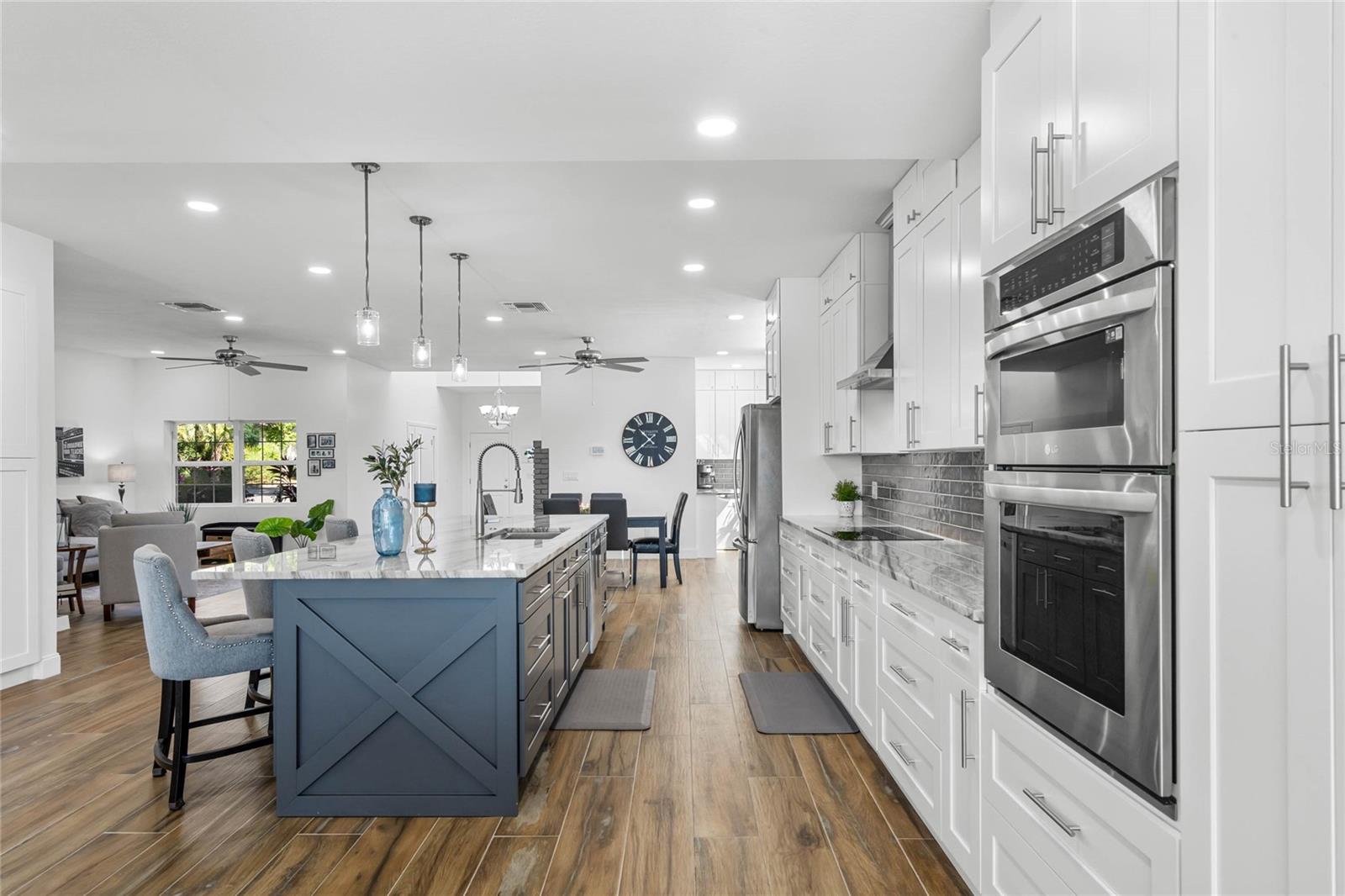 Image 17 of 99 For 13830 Lake Mary Jane Road