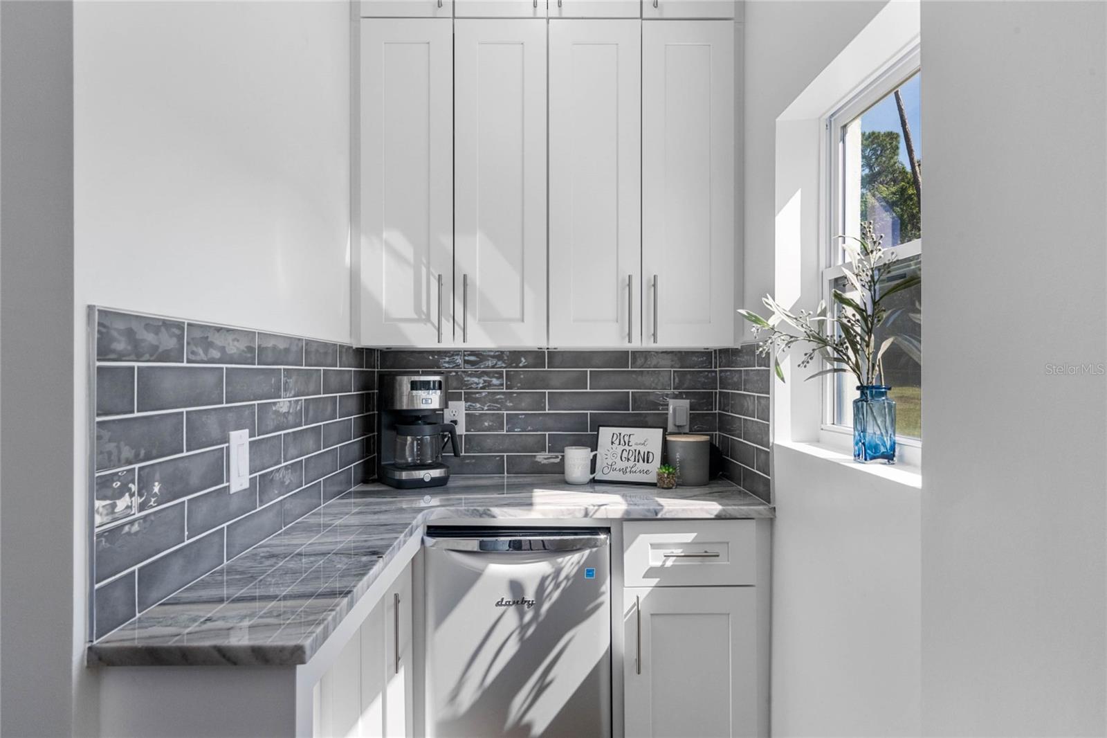 Image 21 of 99 For 13830 Lake Mary Jane Road