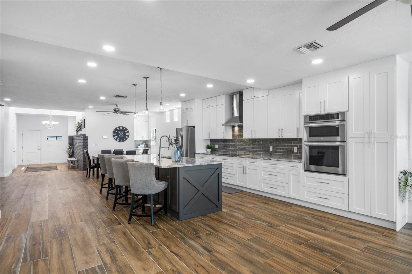 Image 22 of 99 For 13830 Lake Mary Jane Road