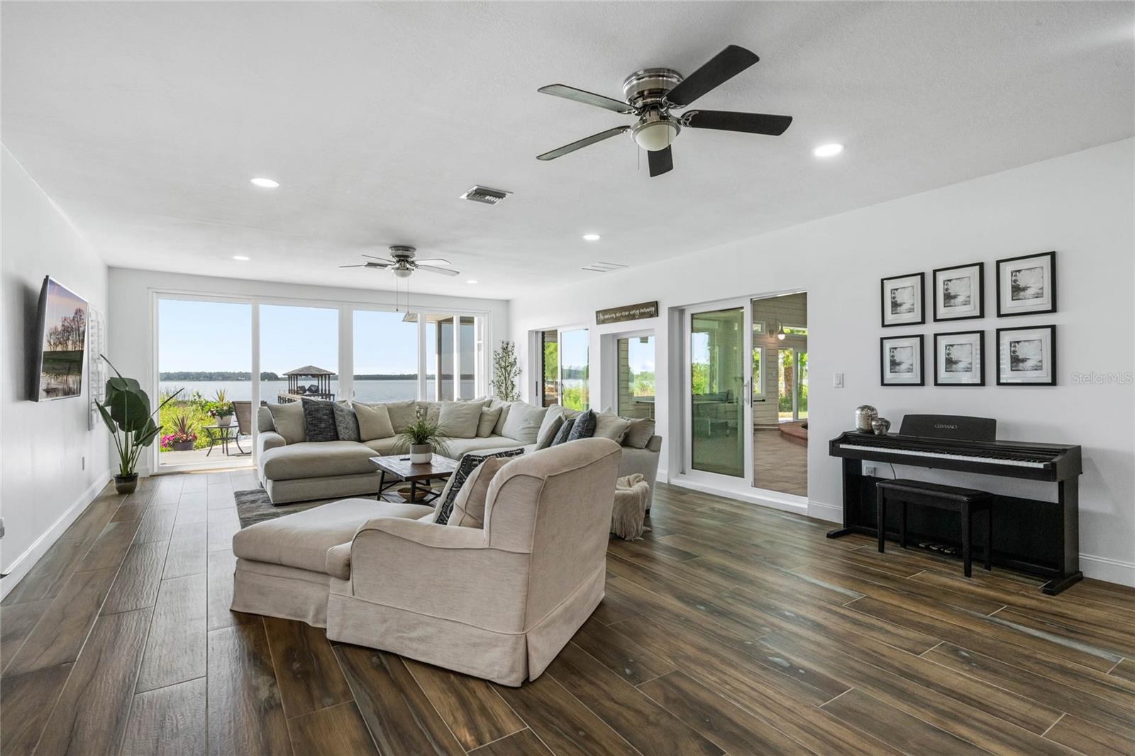 Image 23 of 99 For 13830 Lake Mary Jane Road