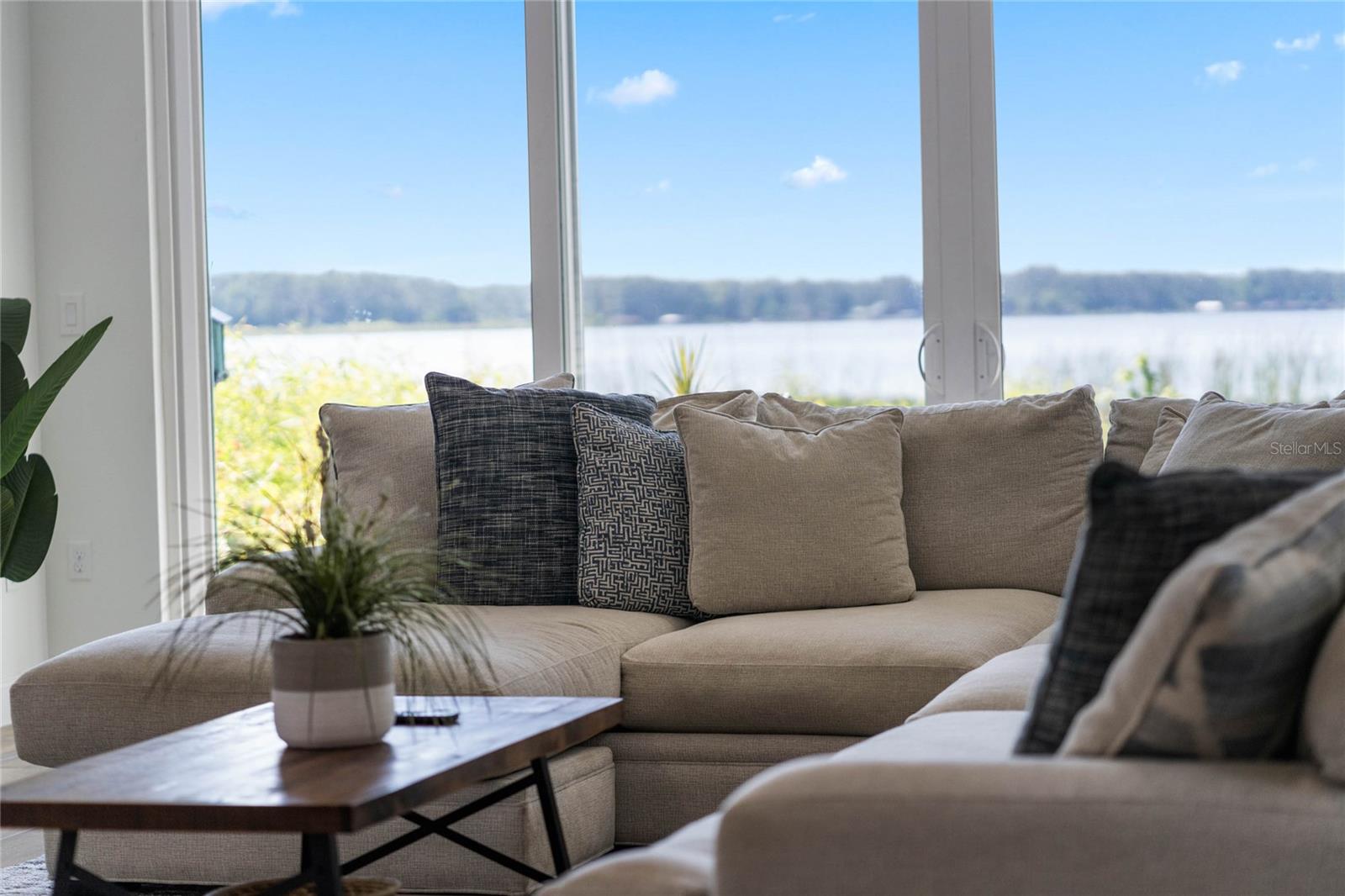 Image 25 of 99 For 13830 Lake Mary Jane Road