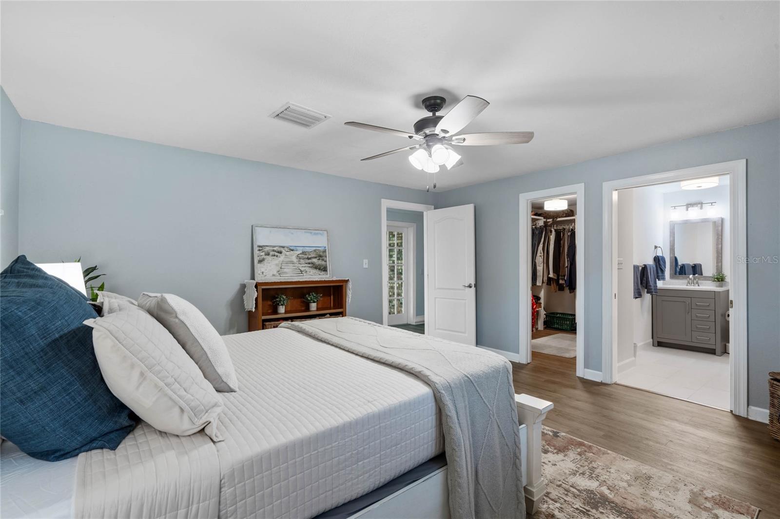 Image 28 of 99 For 13830 Lake Mary Jane Road