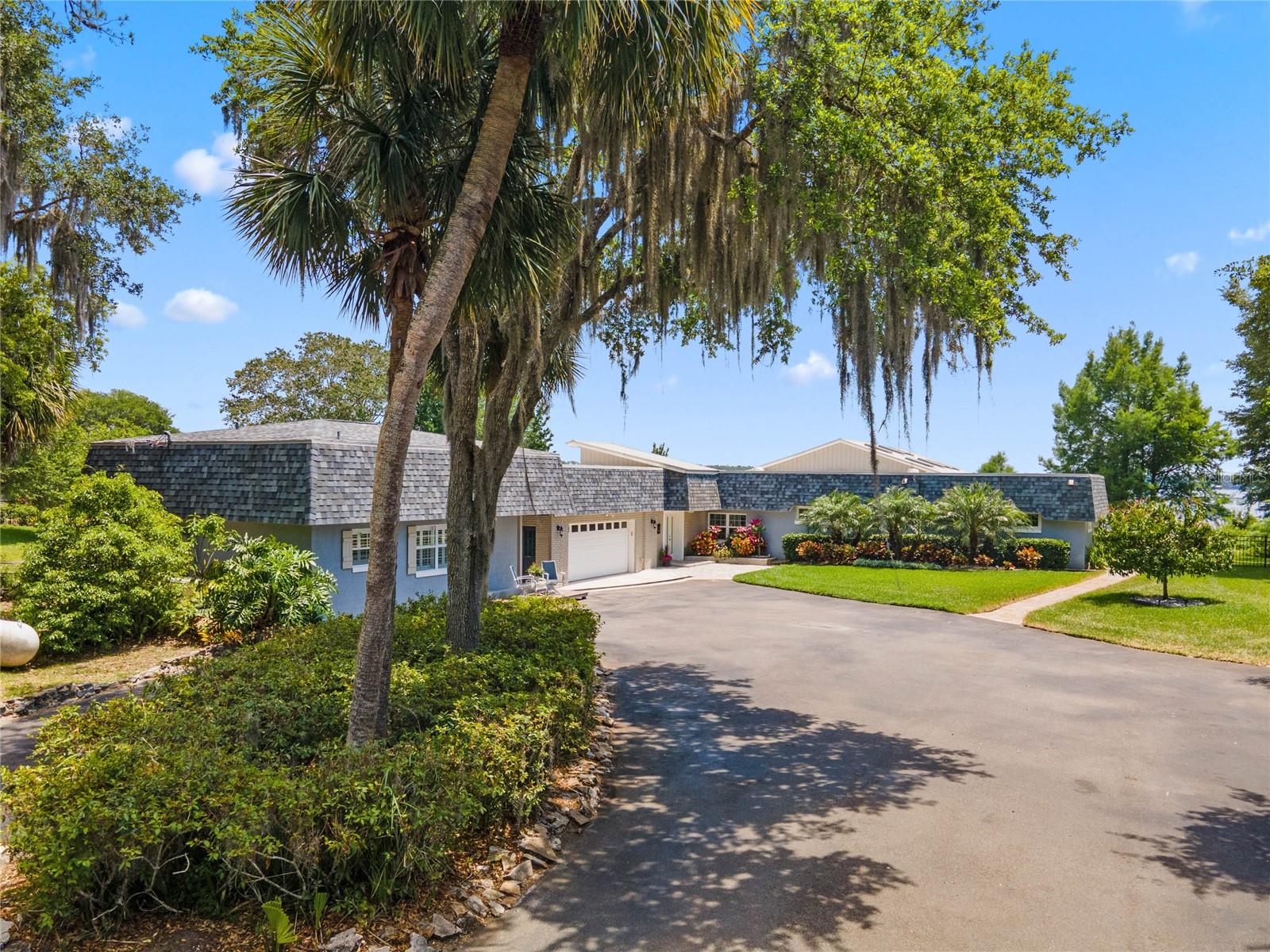 Image 6 of 99 For 13830 Lake Mary Jane Road