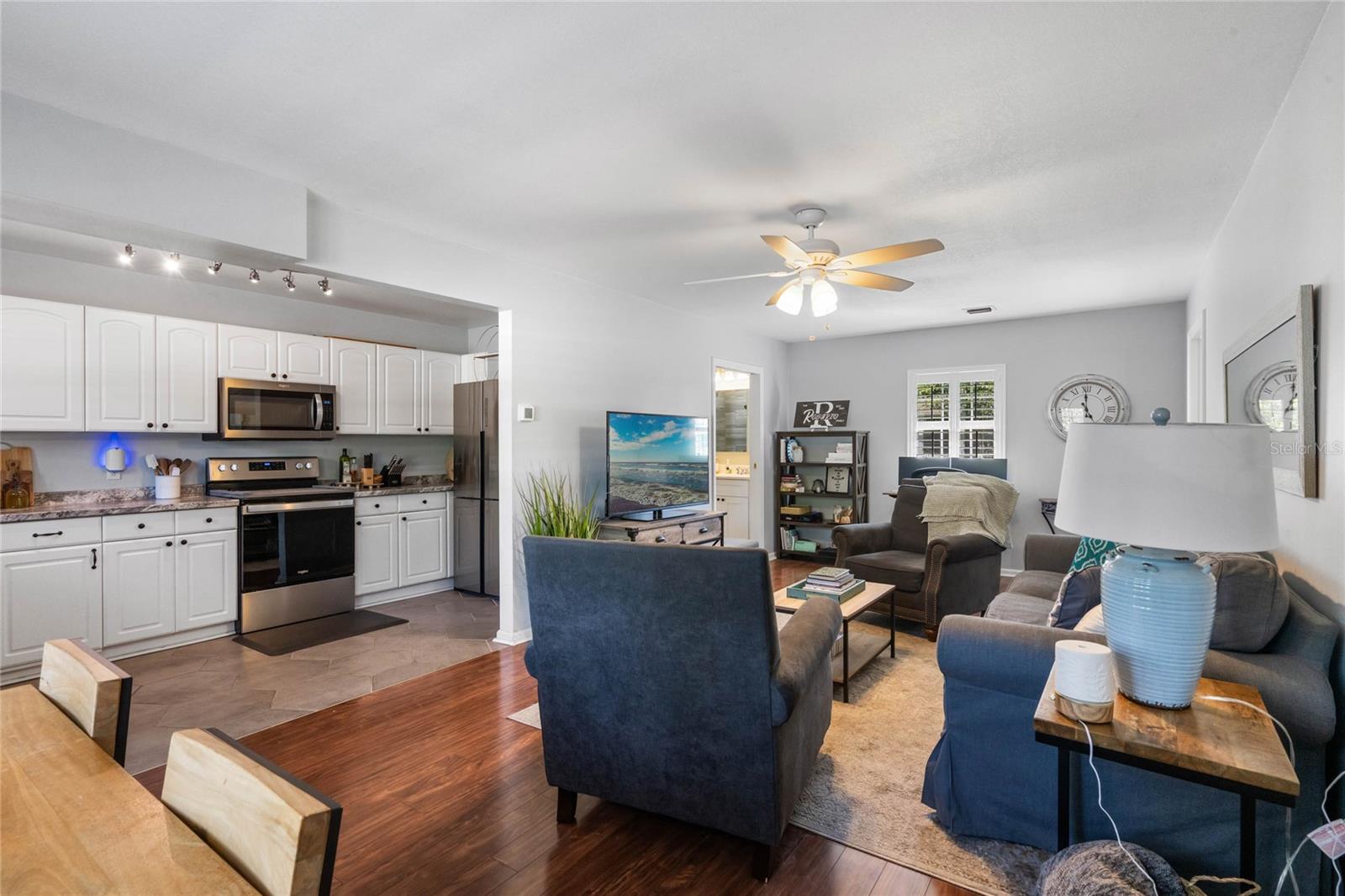 Image 65 of 99 For 13830 Lake Mary Jane Road