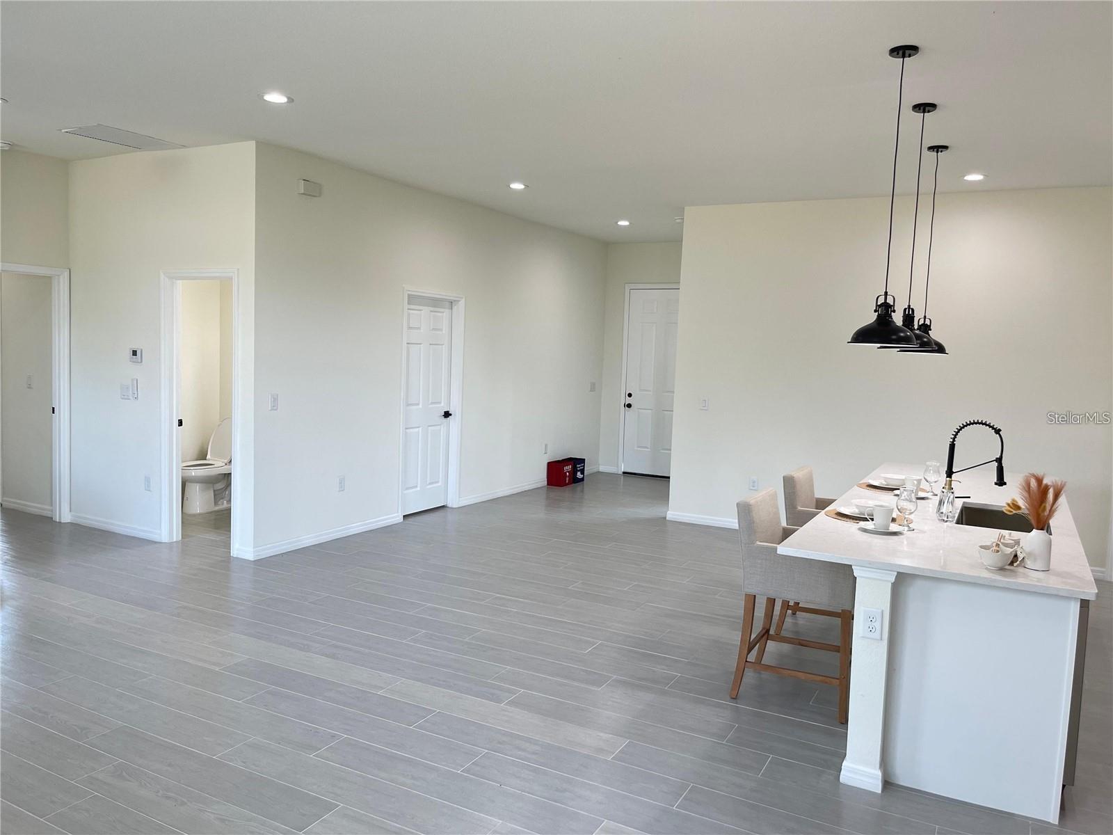 Image 4 of 19 For 916 Dogwood Circle