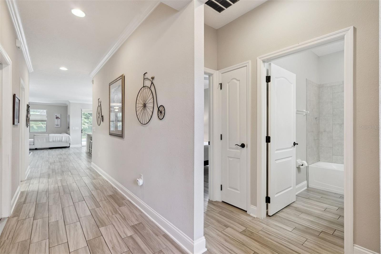 Image 5 of 57 For 100 Verde Way