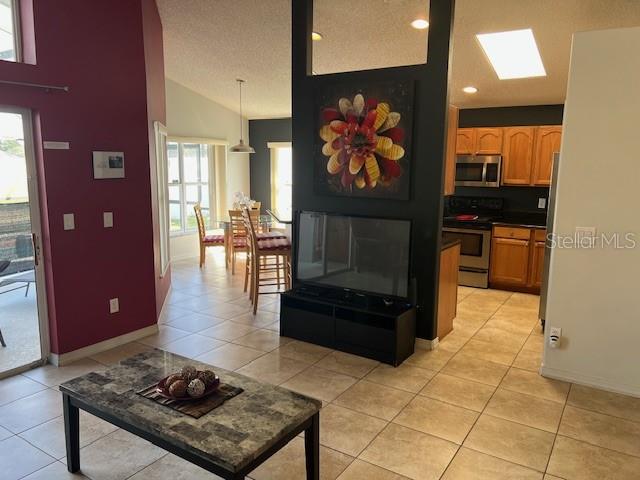 Image 12 of 73 For 2533 Oneida Loop