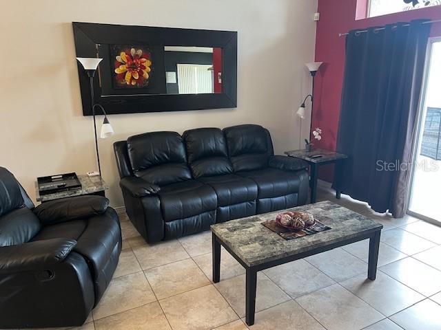 Image 14 of 73 For 2533 Oneida Loop