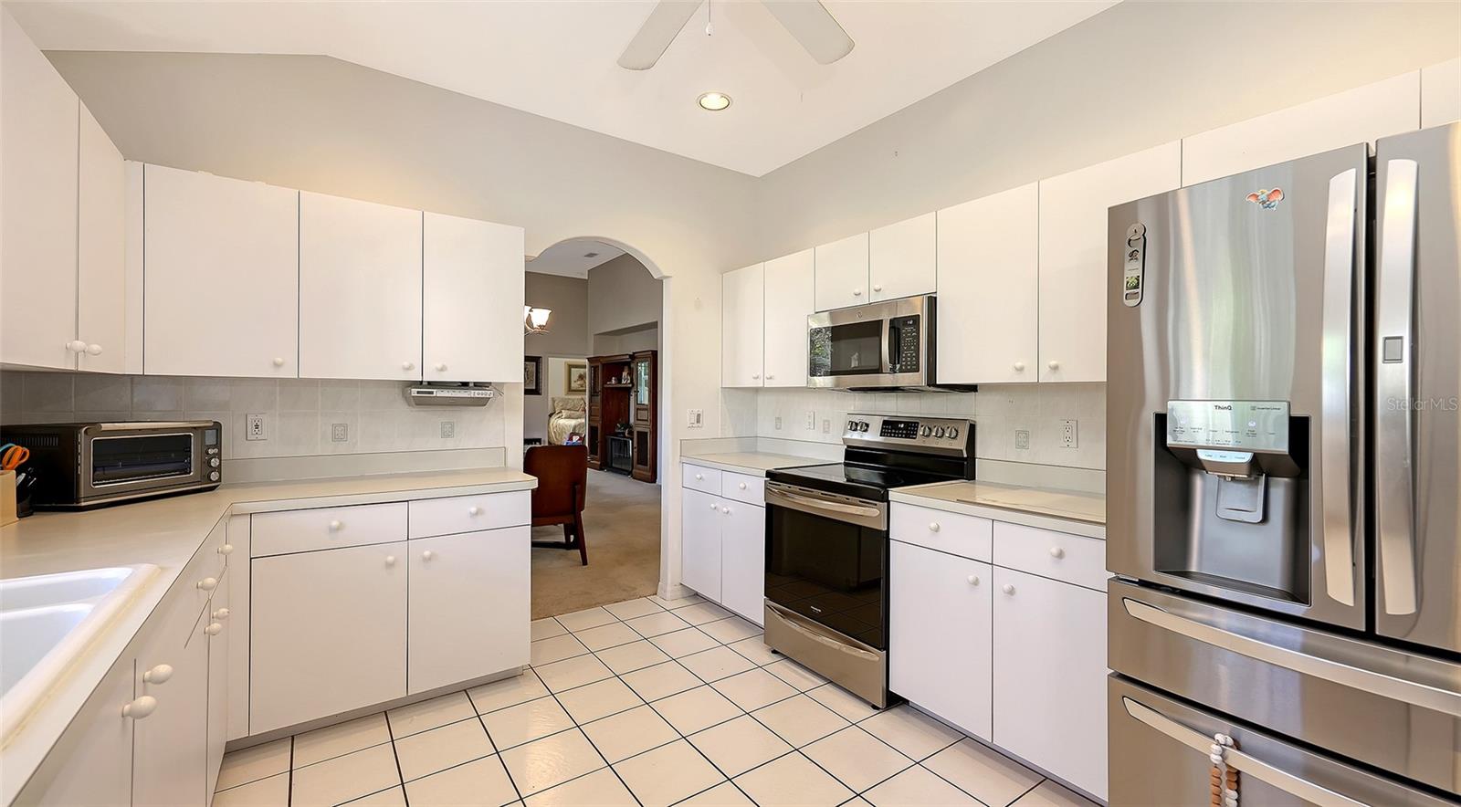 Image 14 of 41 For 3744 Castellon Court