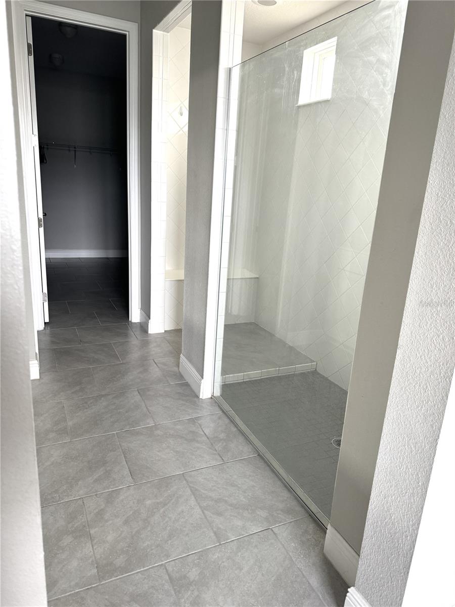 Image 25 of 39 For 1315 Yorkshire Court