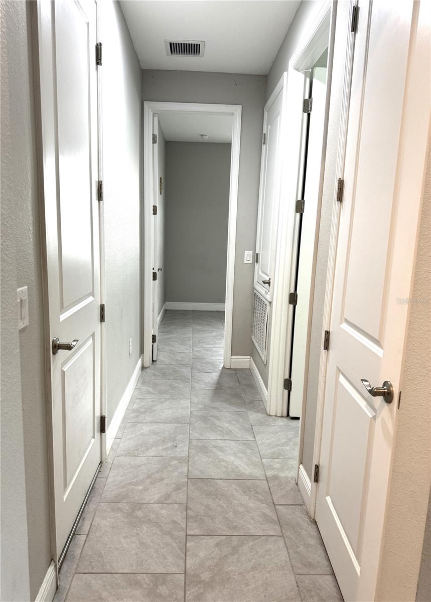 Image 27 of 39 For 1315 Yorkshire Court