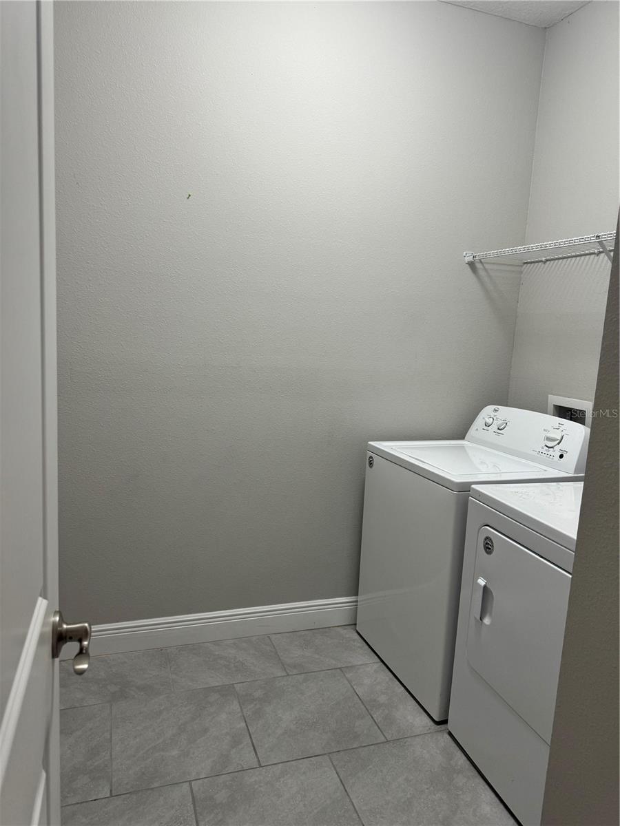 Image 28 of 39 For 1315 Yorkshire Court