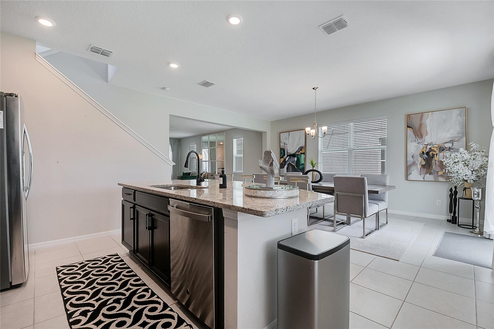 Image 14 of 47 For 166 Aberdeen Street