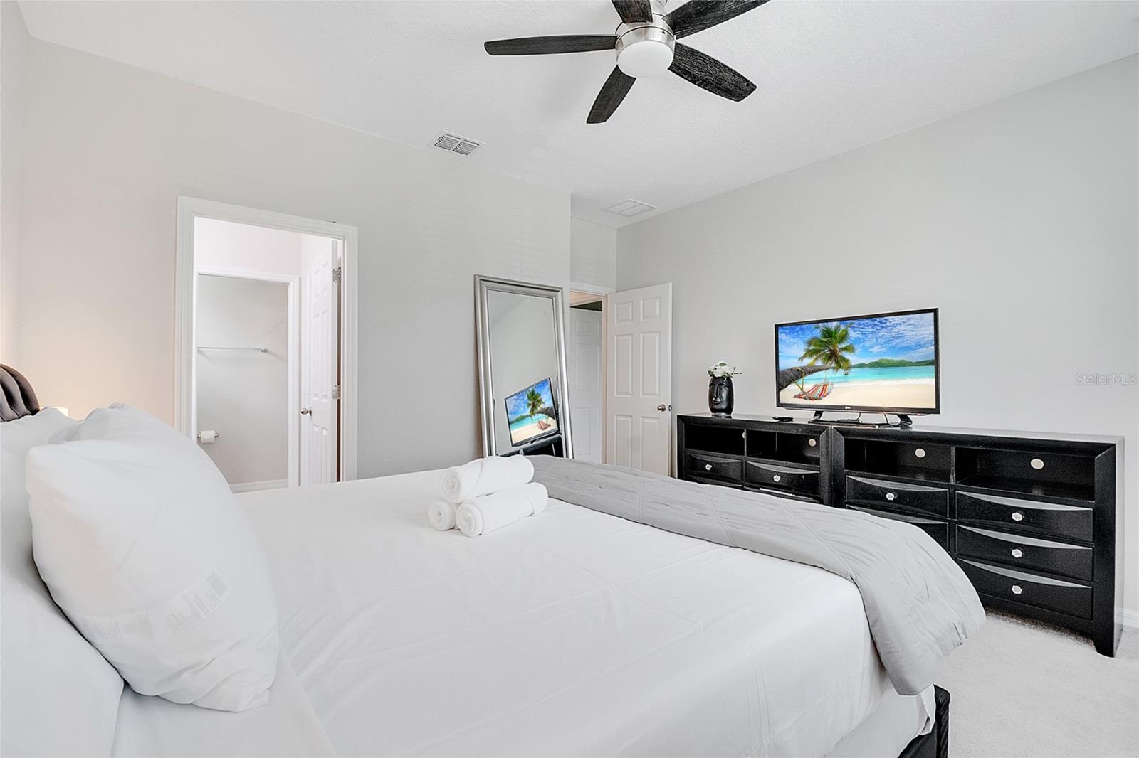 Image 31 of 47 For 166 Aberdeen Street