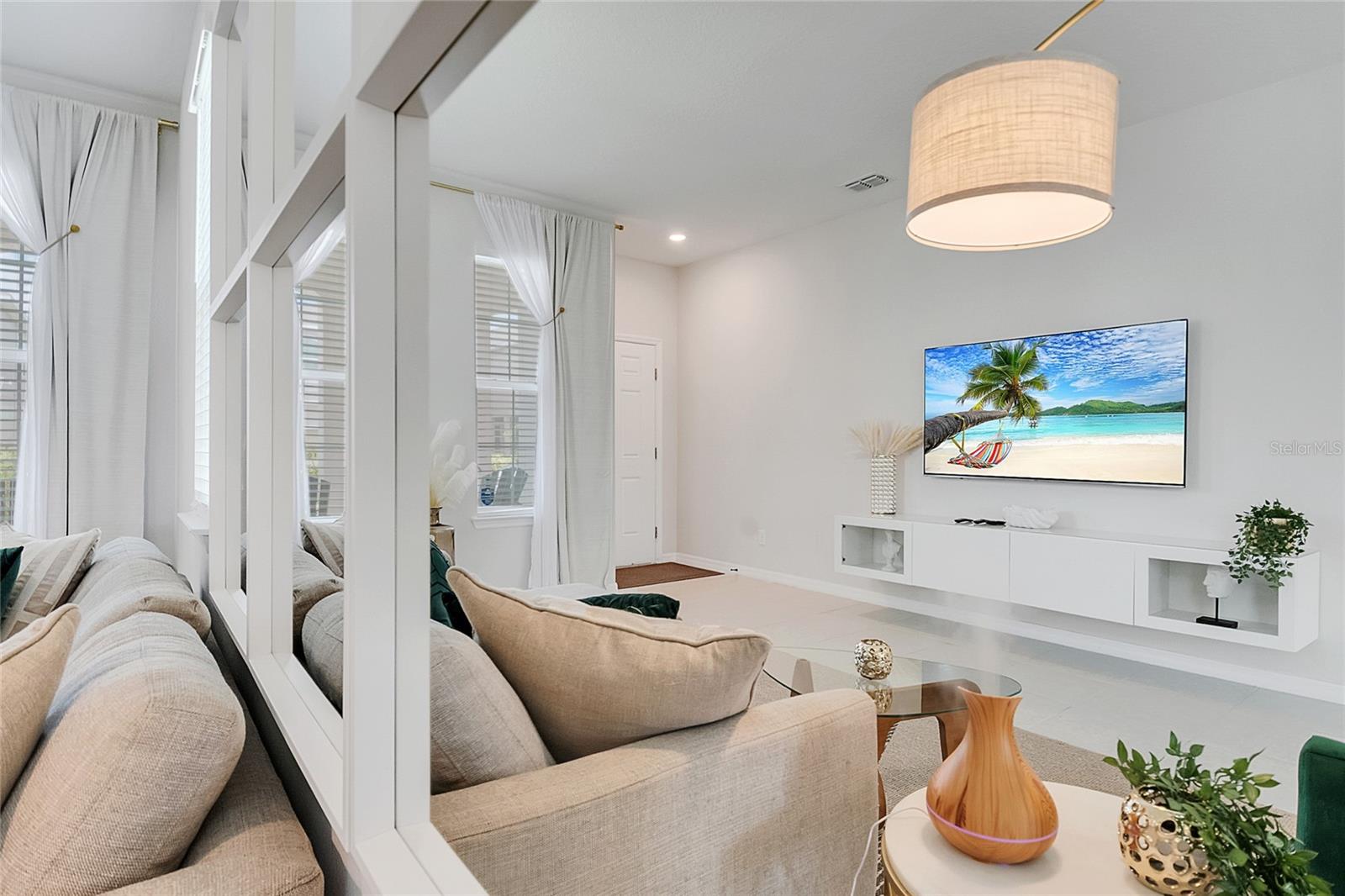 Image 9 of 47 For 166 Aberdeen Street