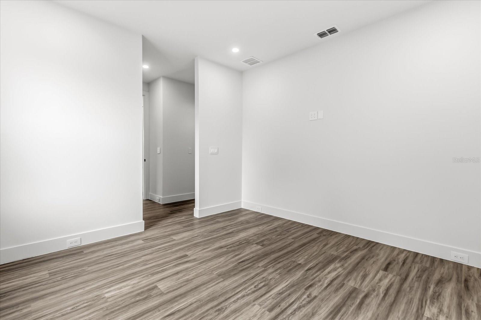 Image 39 of 50 For 2509 Raehn Street