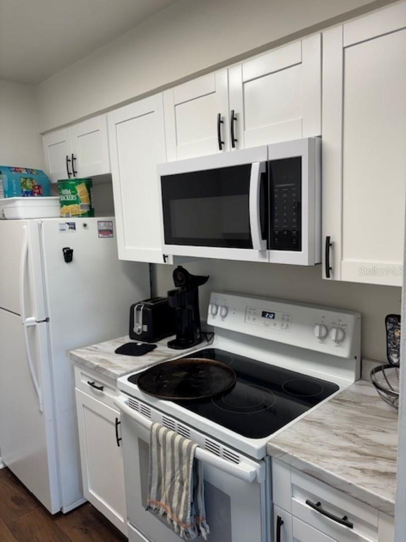 Image 9 of 15 For 350 79th Avenue N 122