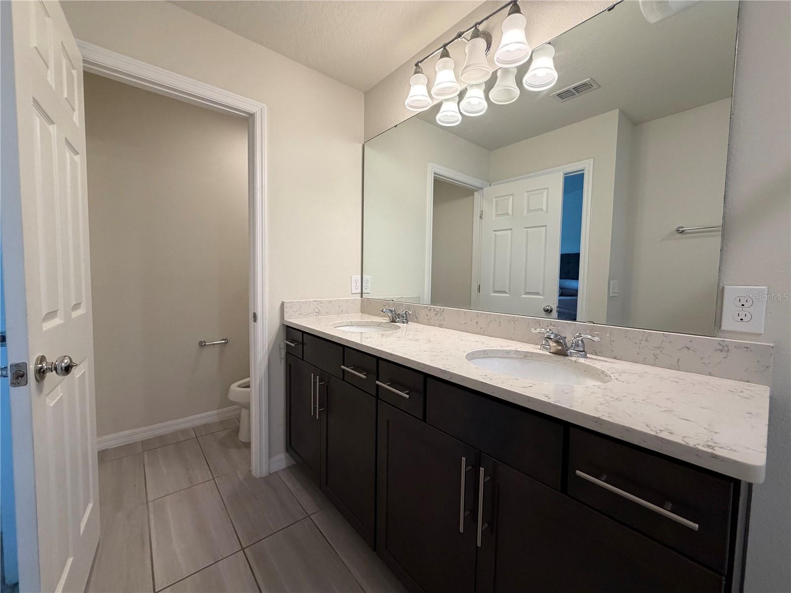 Image 14 of 27 For 3833 Plainview Drive