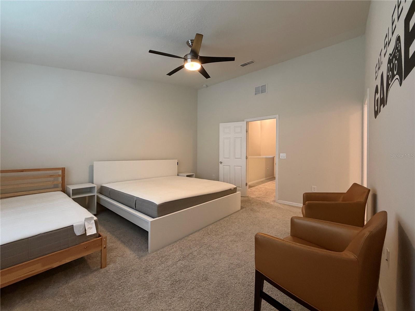 Image 23 of 27 For 3833 Plainview Drive