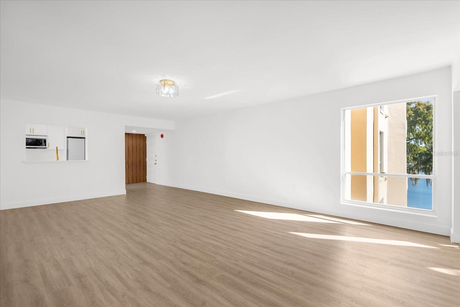 Image 11 of 30 For 206 Quayside Circle 404