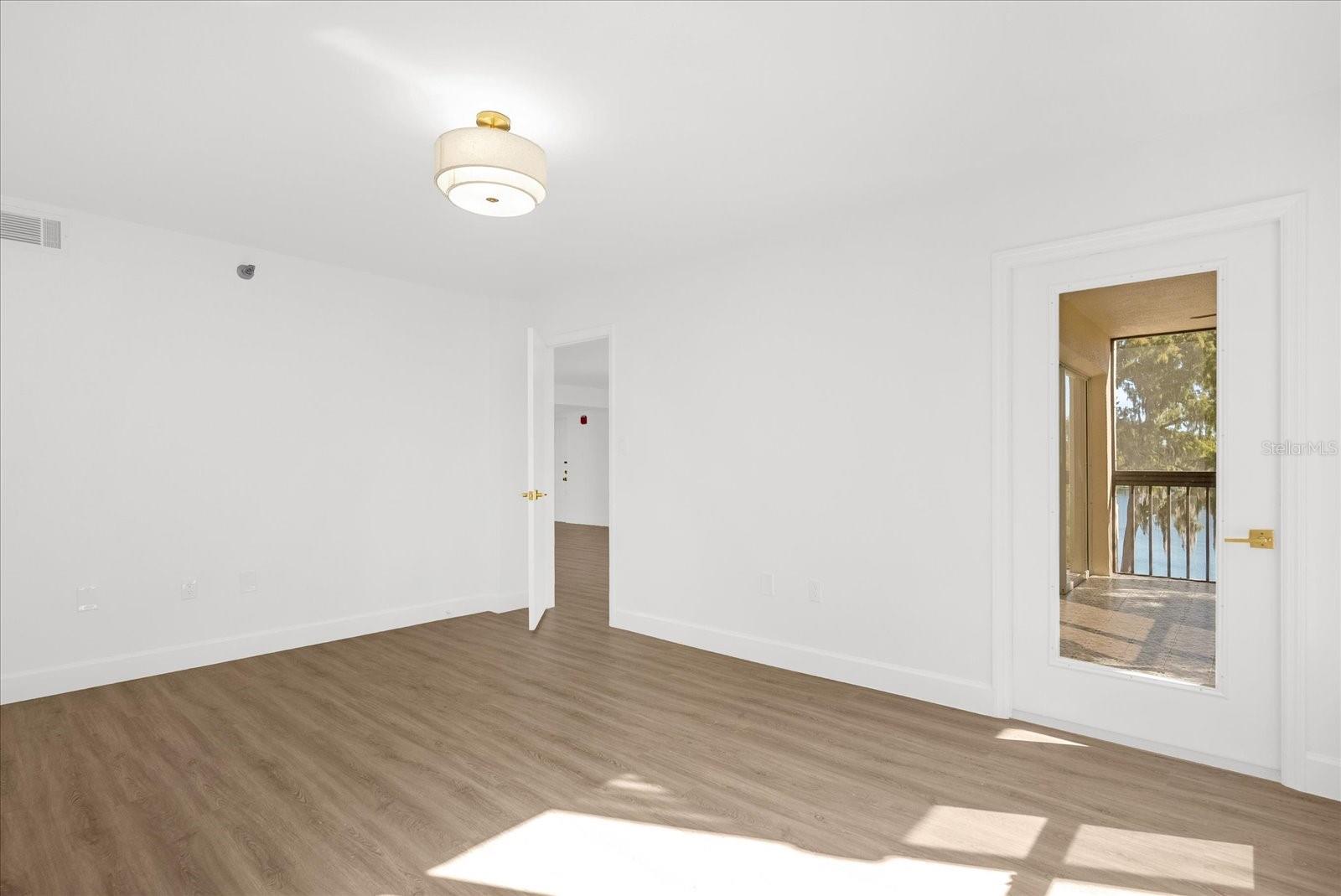 Image 13 of 30 For 206 Quayside Circle 404