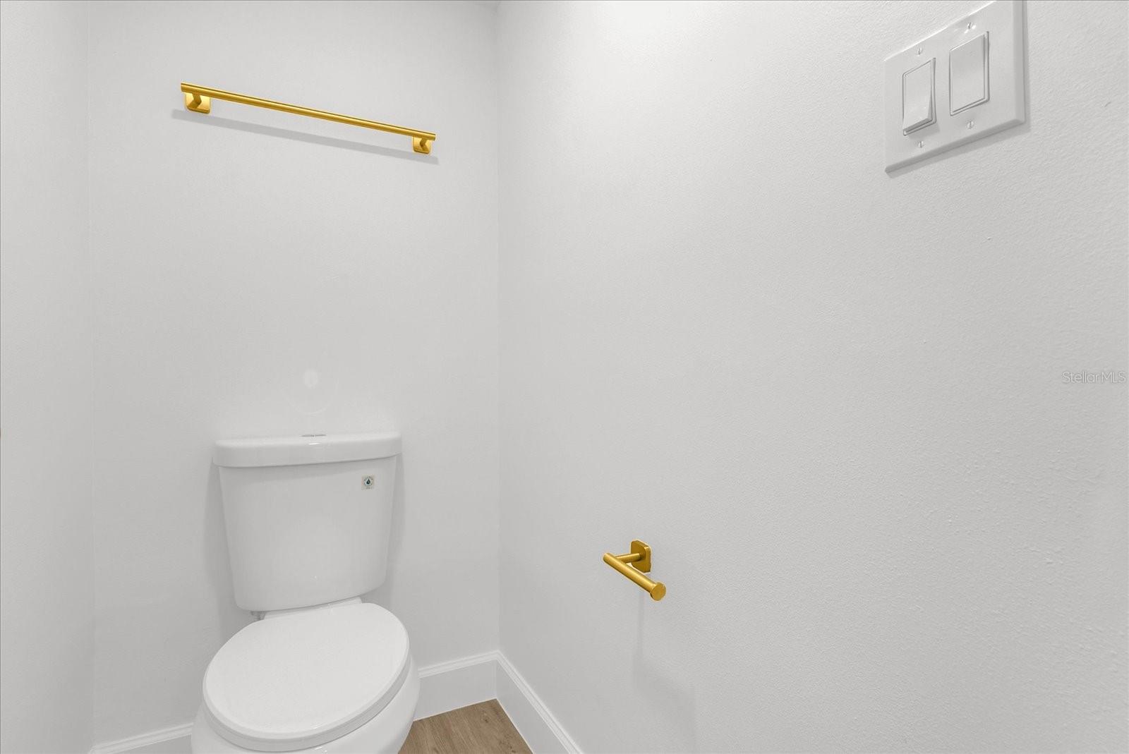 Image 16 of 30 For 206 Quayside Circle 404