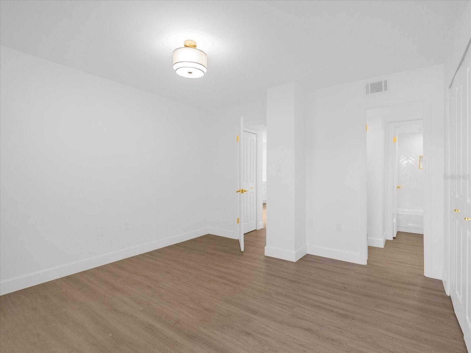 Image 18 of 30 For 206 Quayside Circle 404