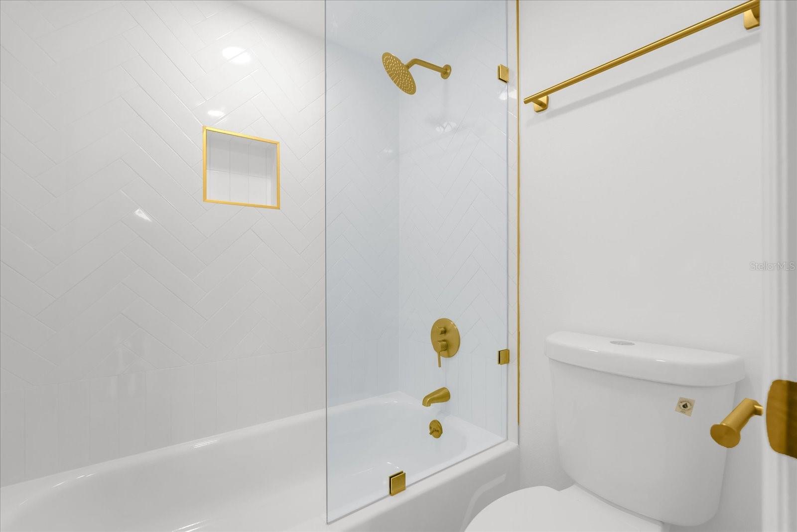 Image 20 of 30 For 206 Quayside Circle 404