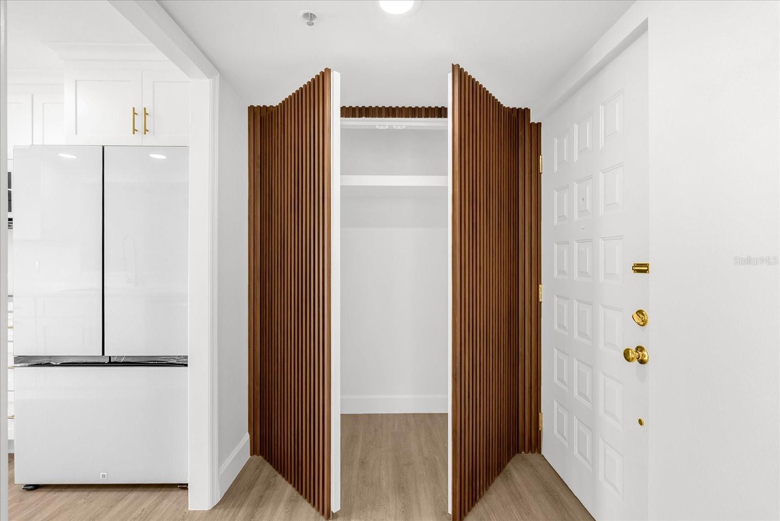 Image 3 of 30 For 206 Quayside Circle 404