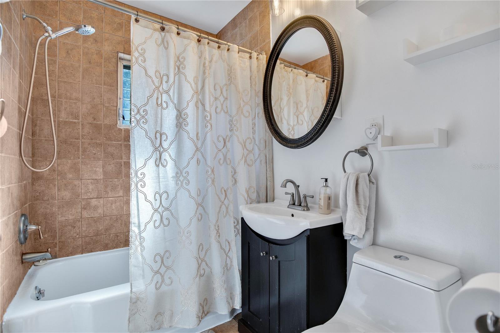 Image 15 of 35 For 11 Aster Drive