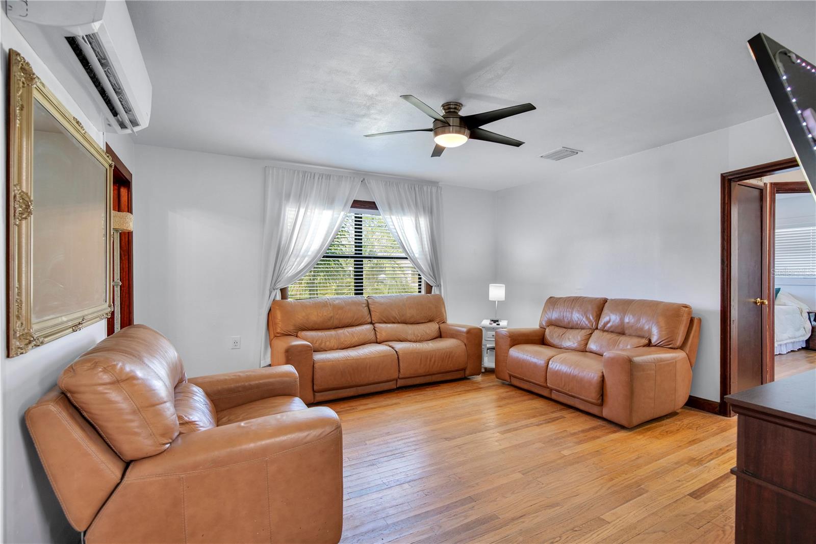 Image 5 of 35 For 11 Aster Drive