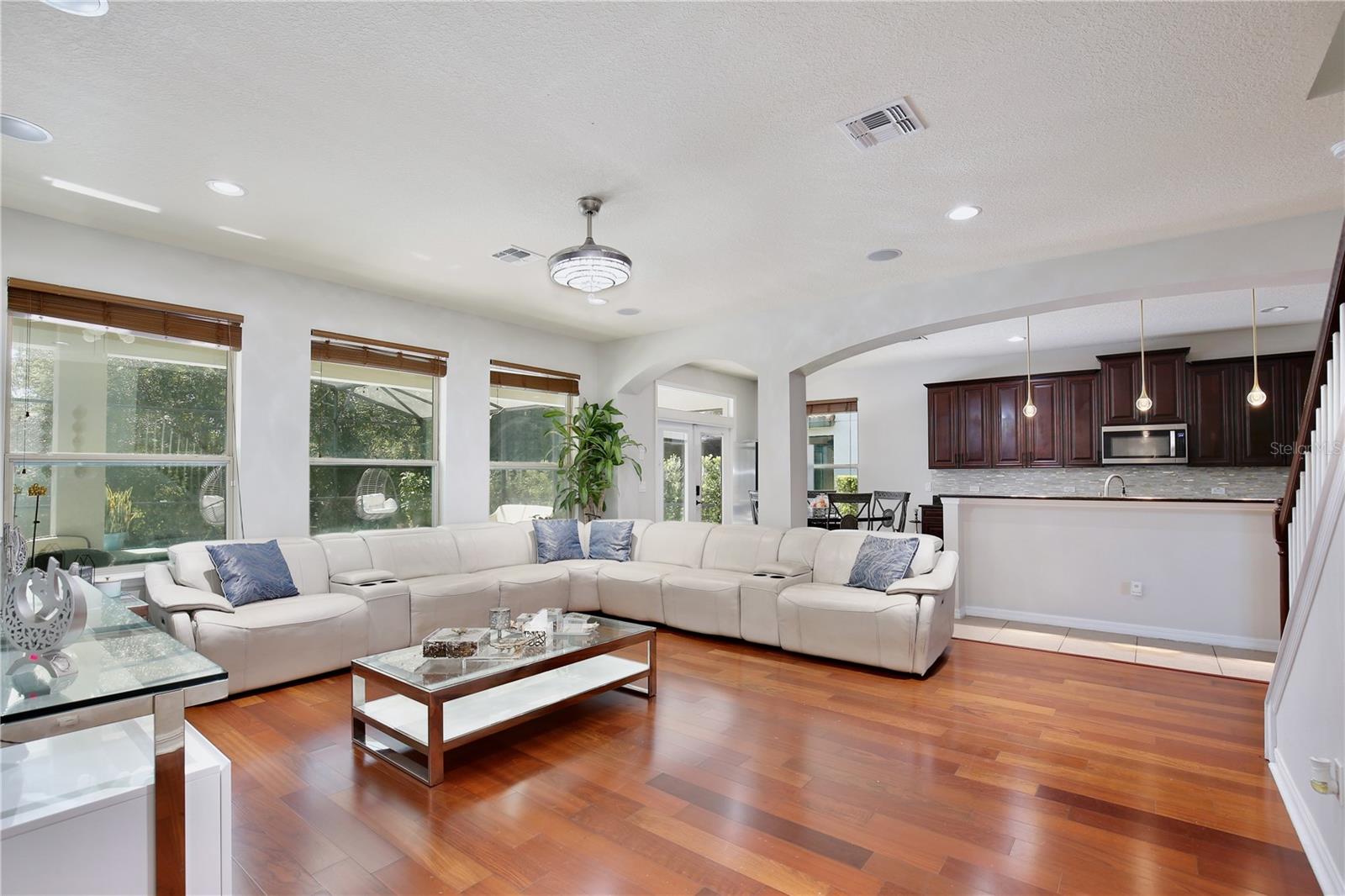 Image 14 of 65 For 450 Terravista Place