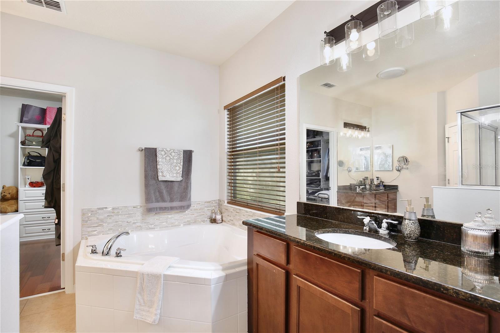 Image 26 of 65 For 450 Terravista Place