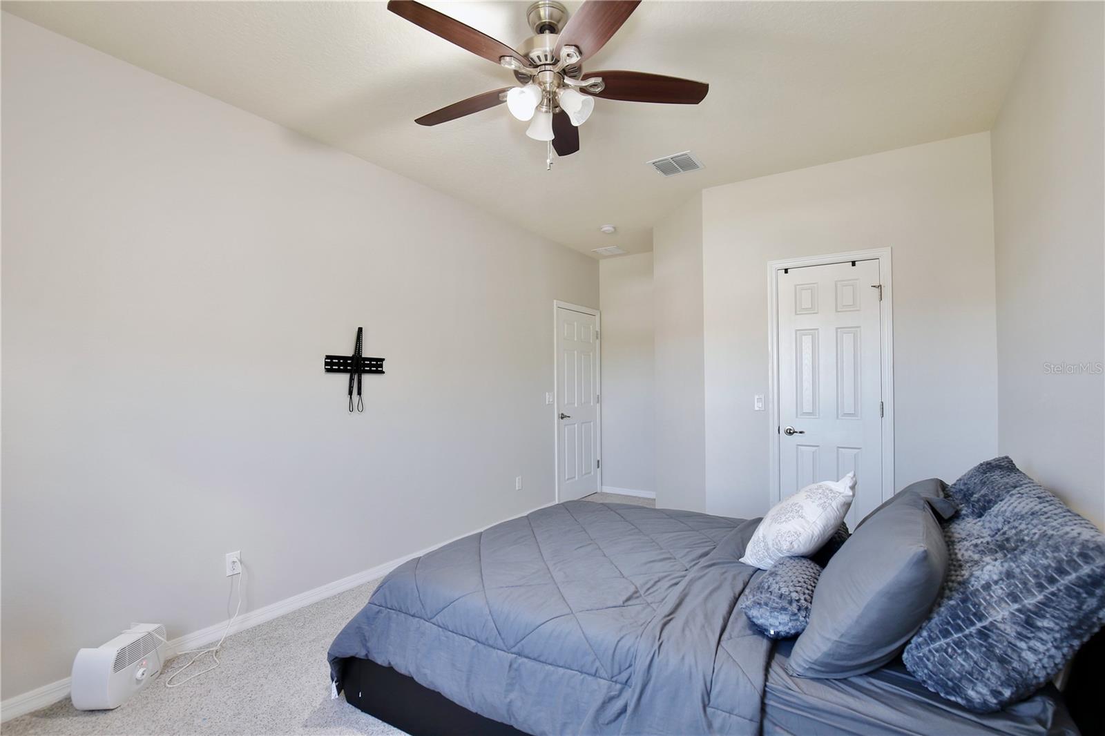 Image 30 of 65 For 450 Terravista Place