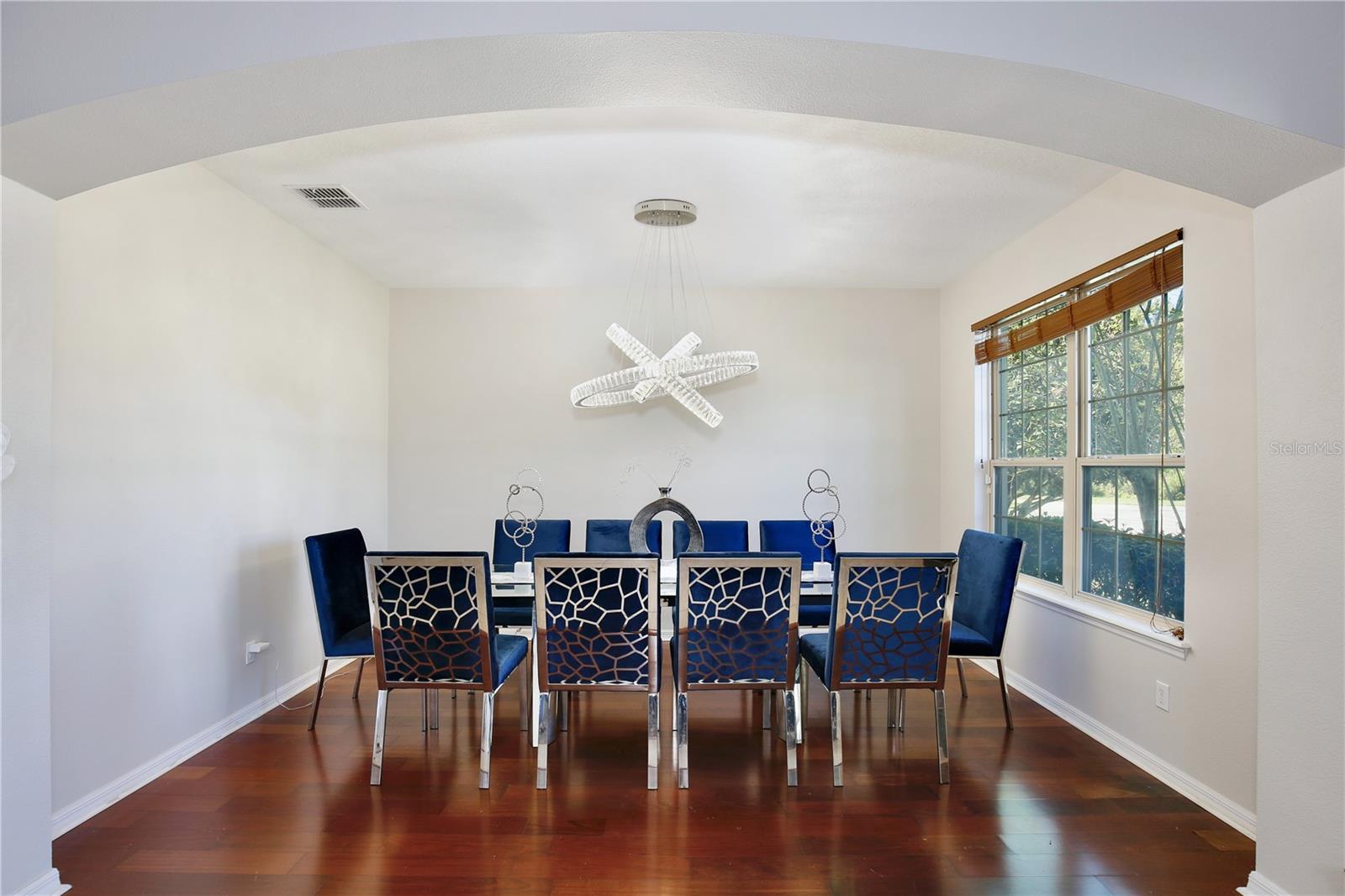 Image 5 of 65 For 450 Terravista Place