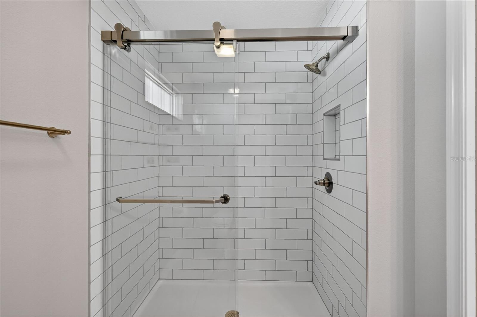 Image 12 of 23 For 2730 Alder Avenue